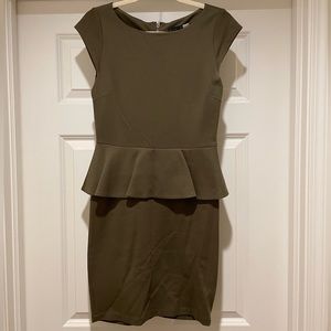 Alice + Olivia scoop neck peplum dress in army green (8)